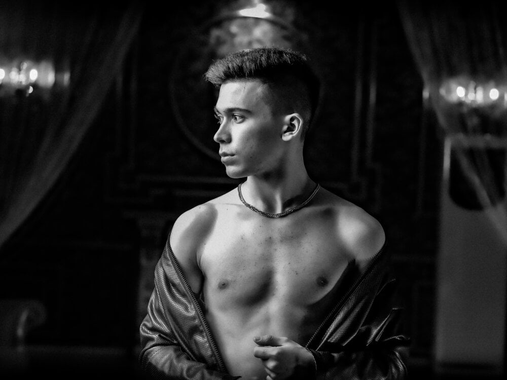 BaxtikEndrews' Offline XXX Chat