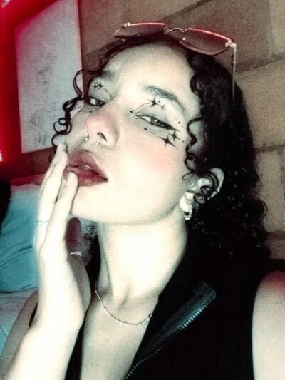 maeve_hs from stripchat