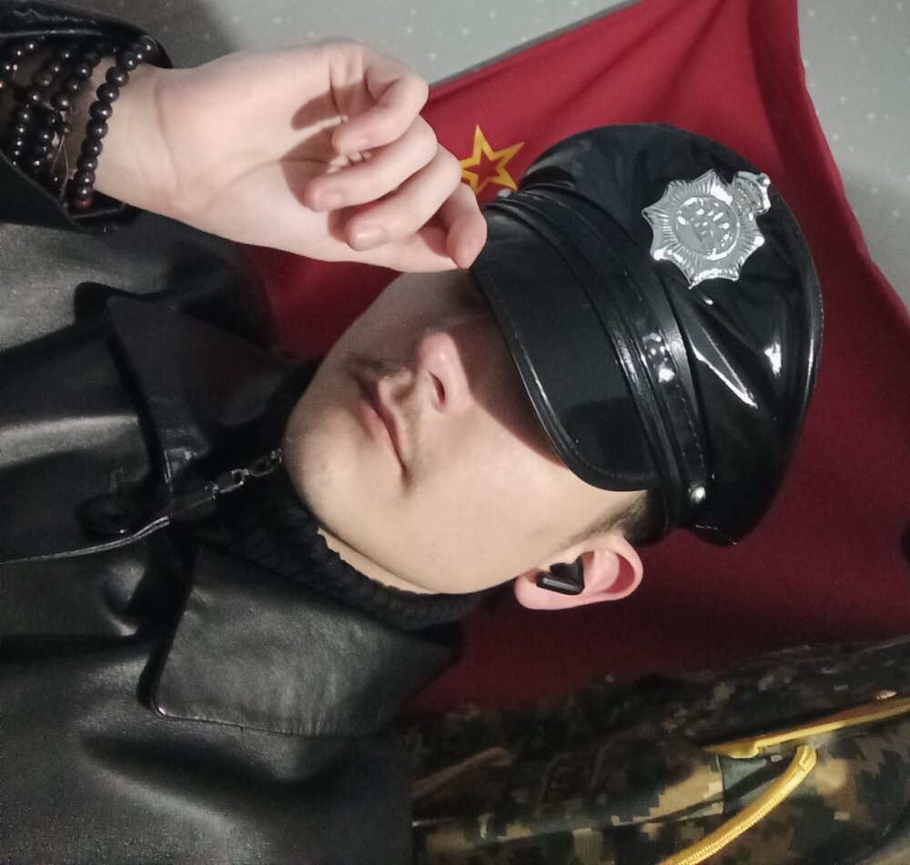 JarkowRed's Offline XXX Chat