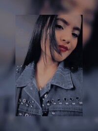 sofiaa_perezz's Offline Chat Room