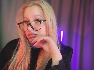 YoursAnna - Stripchat Girl 