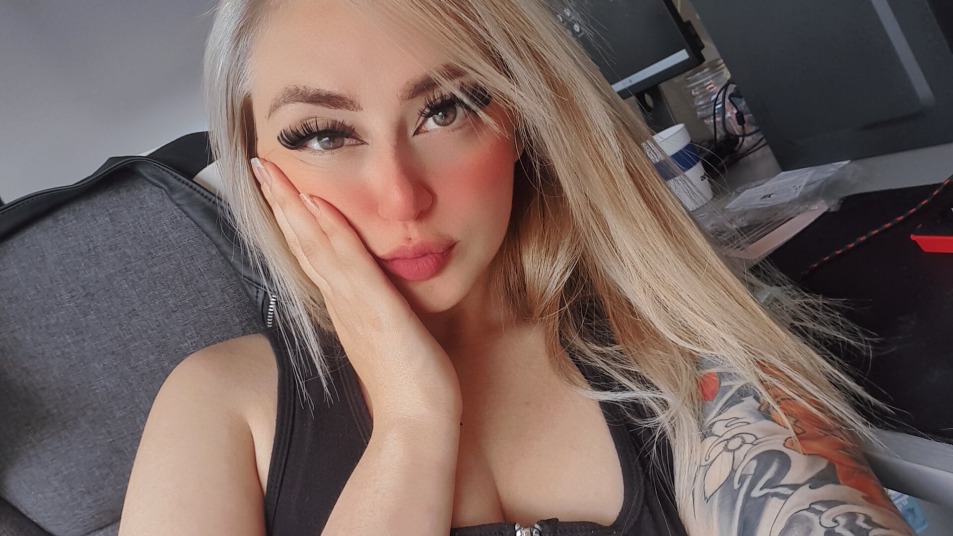 Mykinkydoll__