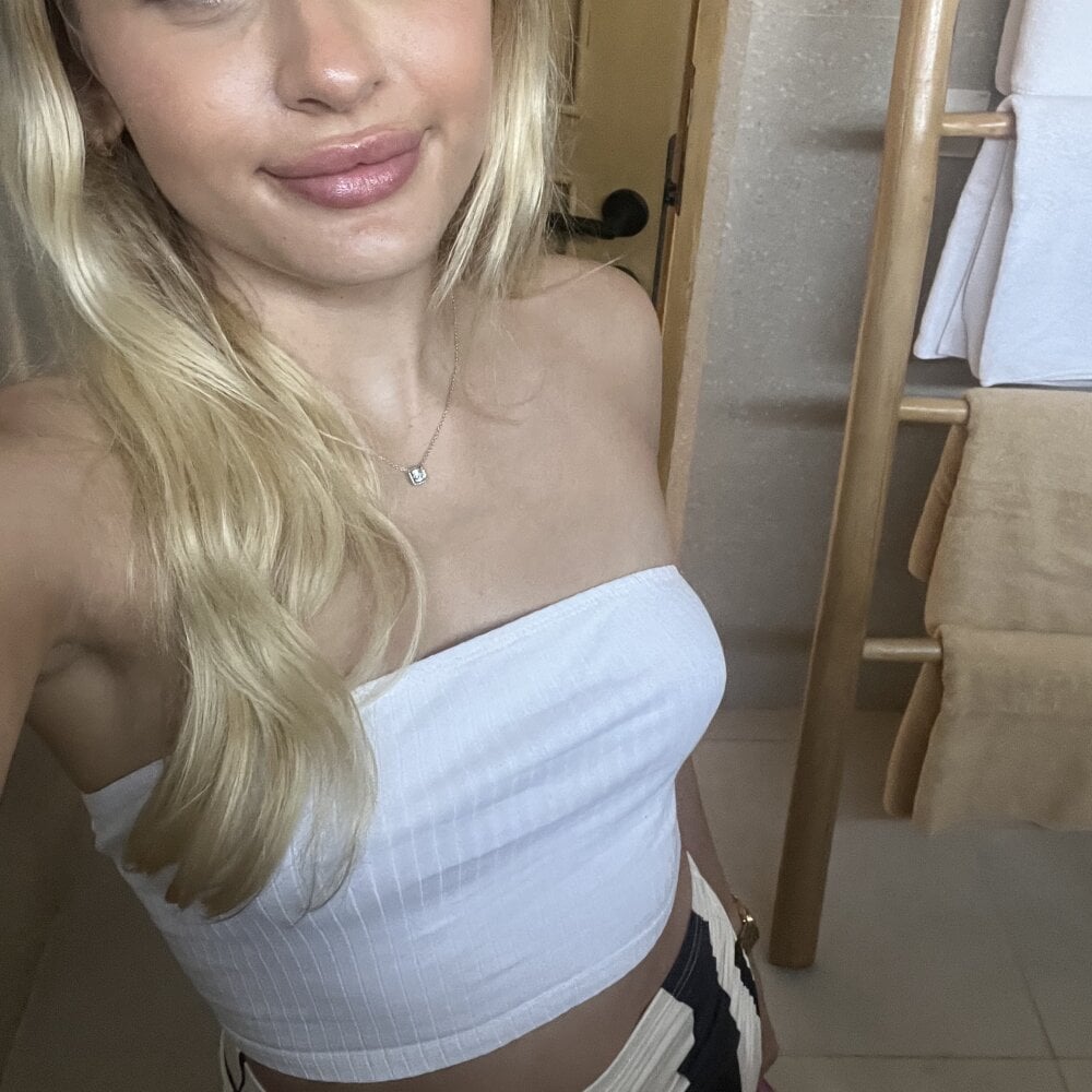 TamaraTemptations' Offline XXX Chat