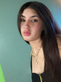 yaninaUWU's Offline Chat Room