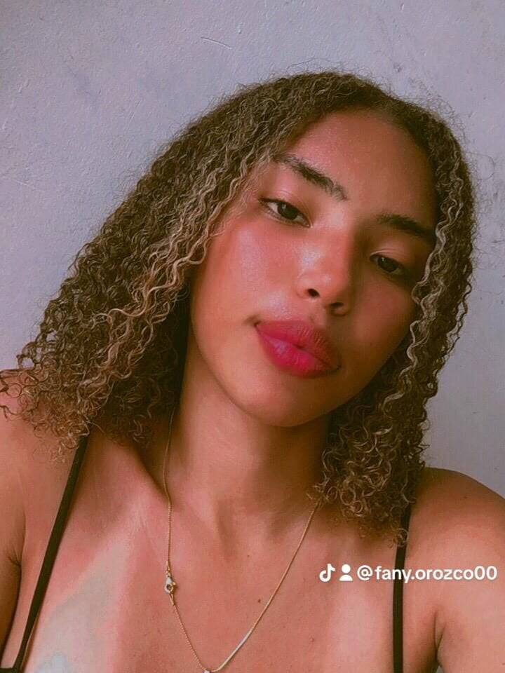 hotblosson from stripchat