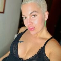 Bianca_Censor's Offline Chat Room