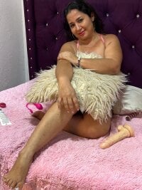 Tiffany_82's Offline Chat Room