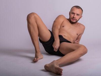 ToonyDee Male Masturbation Free Cam Striptease