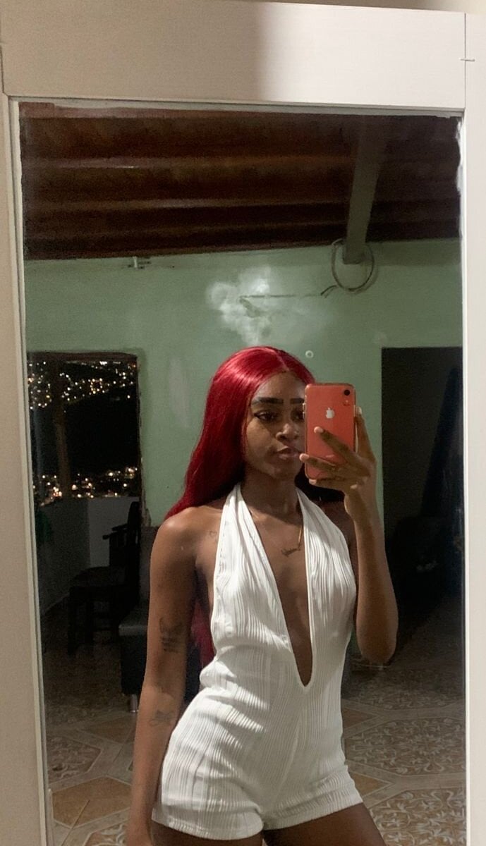 247camsex.com kiaramoons livesex profile in horny-mamas-country cams