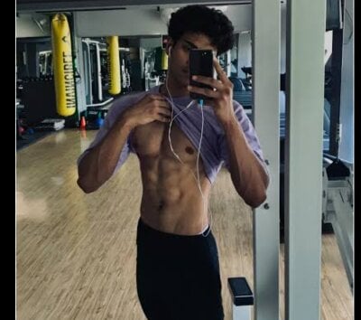 Hotty_Anushka09
