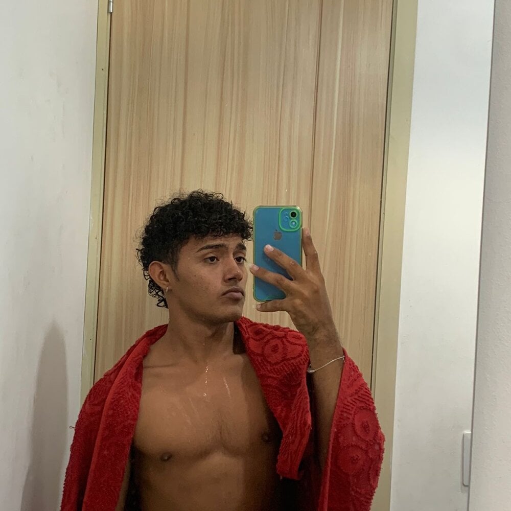 COUPLES_BOYS profile