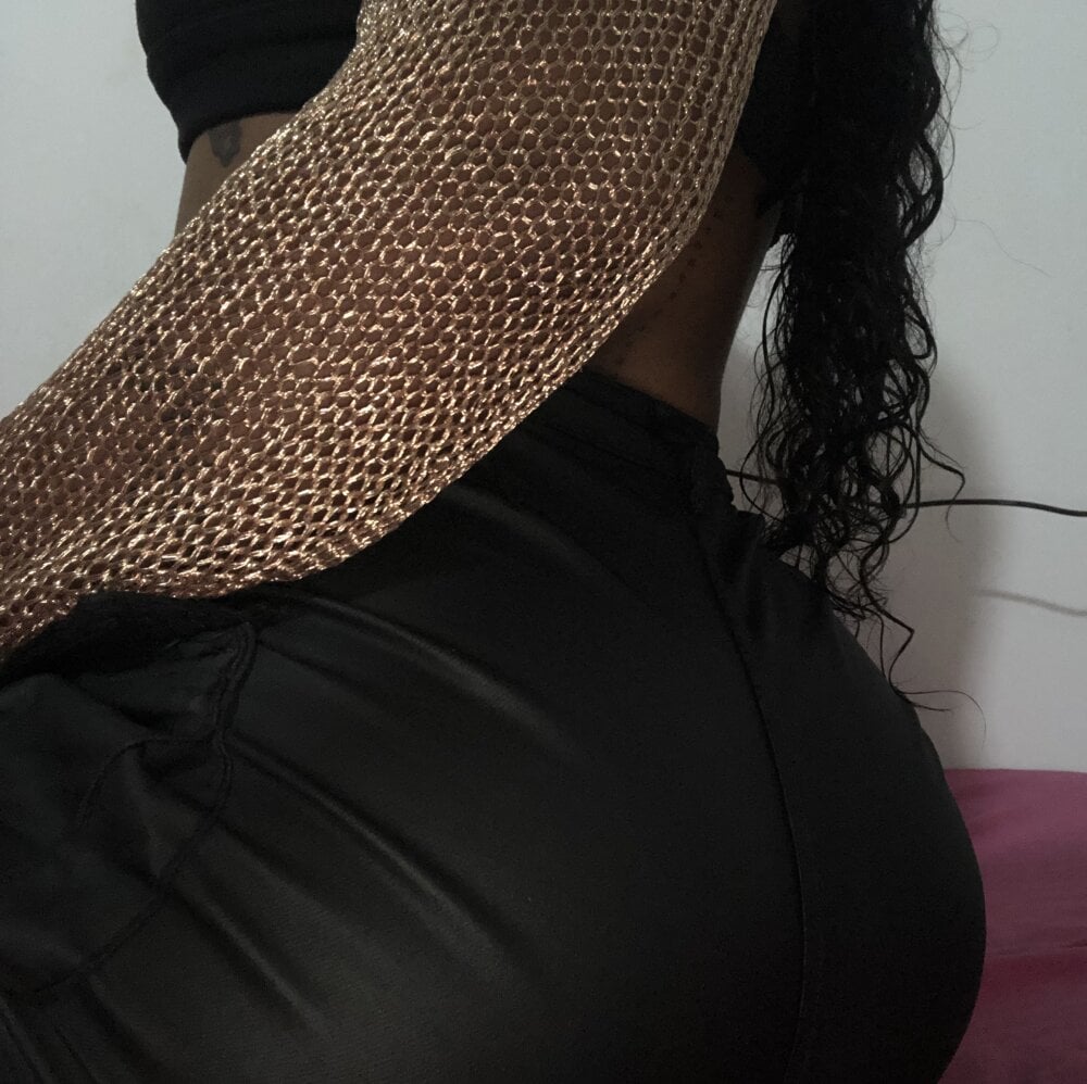 sexcam3d.net kittymiaxxx livesex profile in praguenetherlands cams