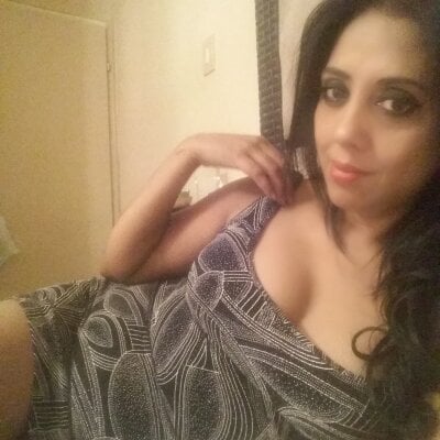 Mahi4luv on StripChat