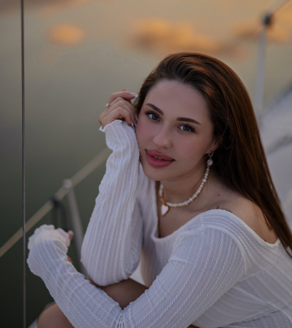 myliveeroticcams.com vivavictoria livesex profile in large-tits cams