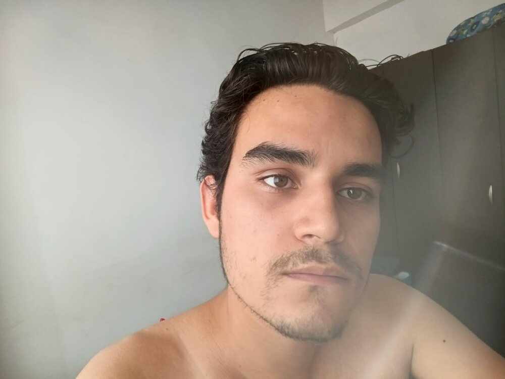 anthonismith from stripchat