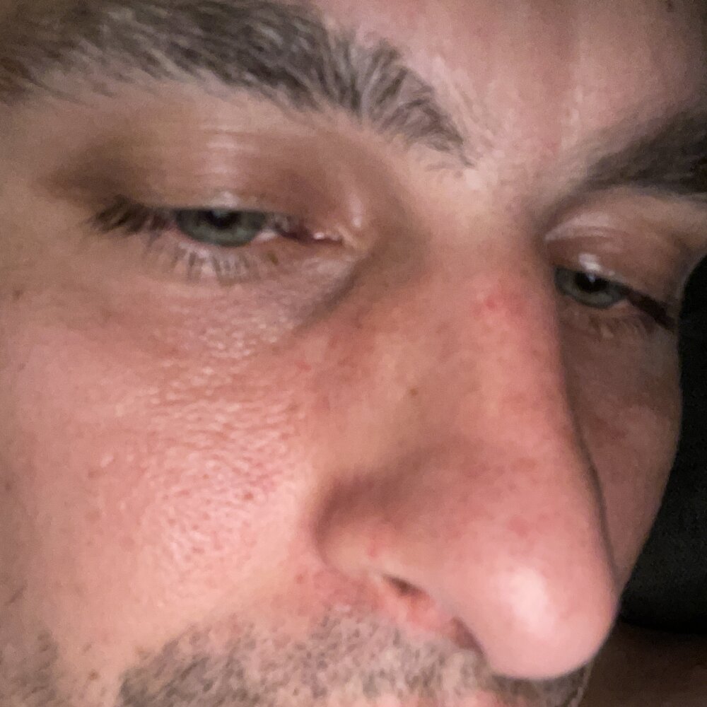 incrediblyHot's Offline Chat Room