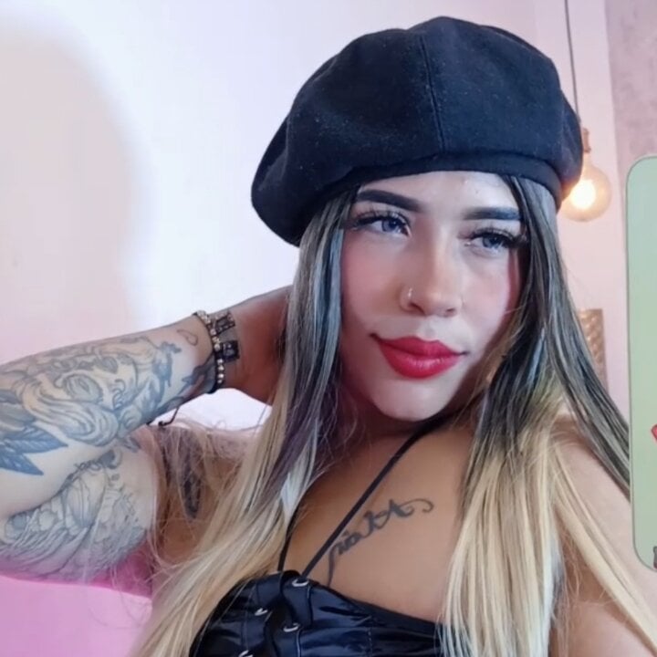 zhamira_21 webcam livesex profile in colombia-7-00-am-2-00-pm cams