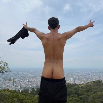 benjii_col from stripchat