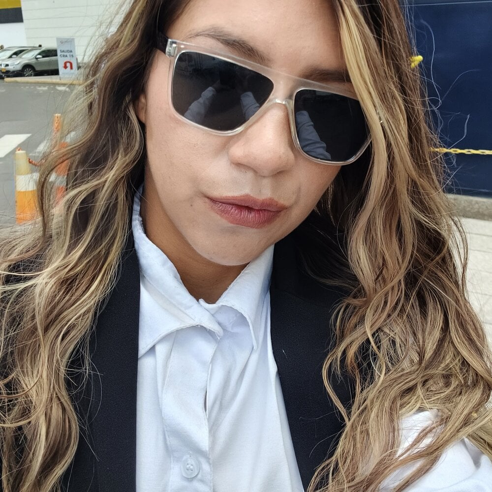 stripchat cataleya_moon webcam profile pic via watchgirlcam.com