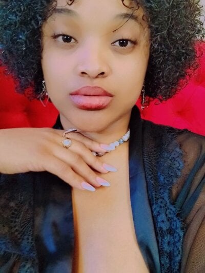 CREAMYCUPCAKExxx - ebony