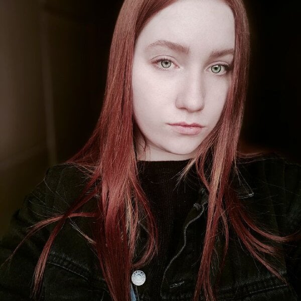 EthalCarlsqq live cam model at StripChat