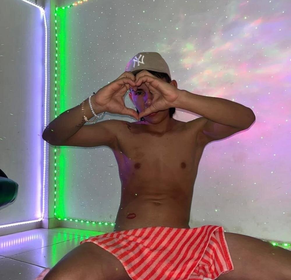 DAVI_2006's Offline XXX Chat