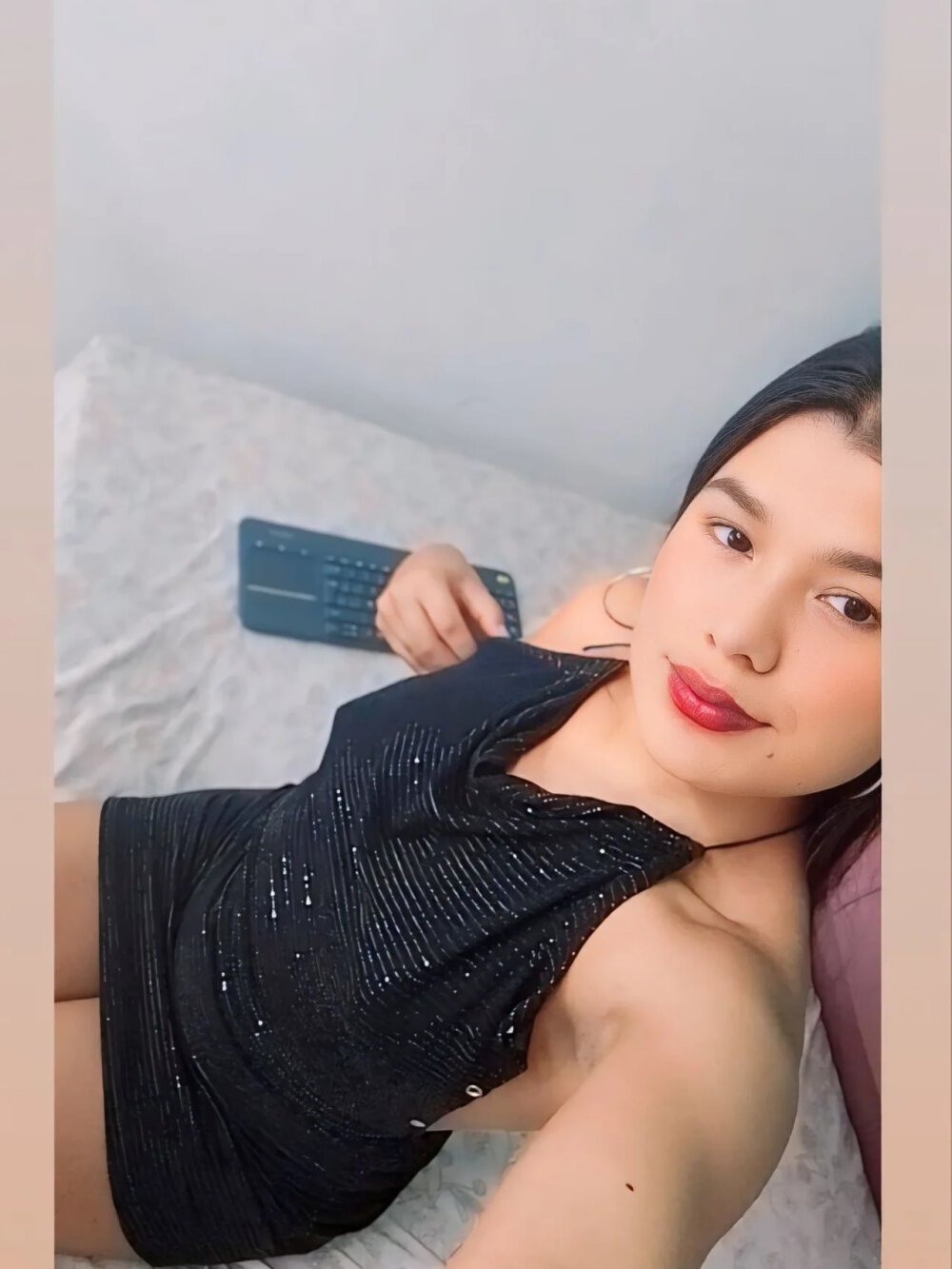 abbhi_paris33 profile