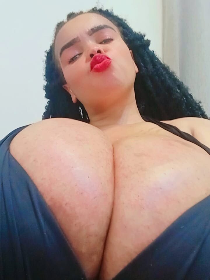 THICKNTASTY88's Offline XXX Chat