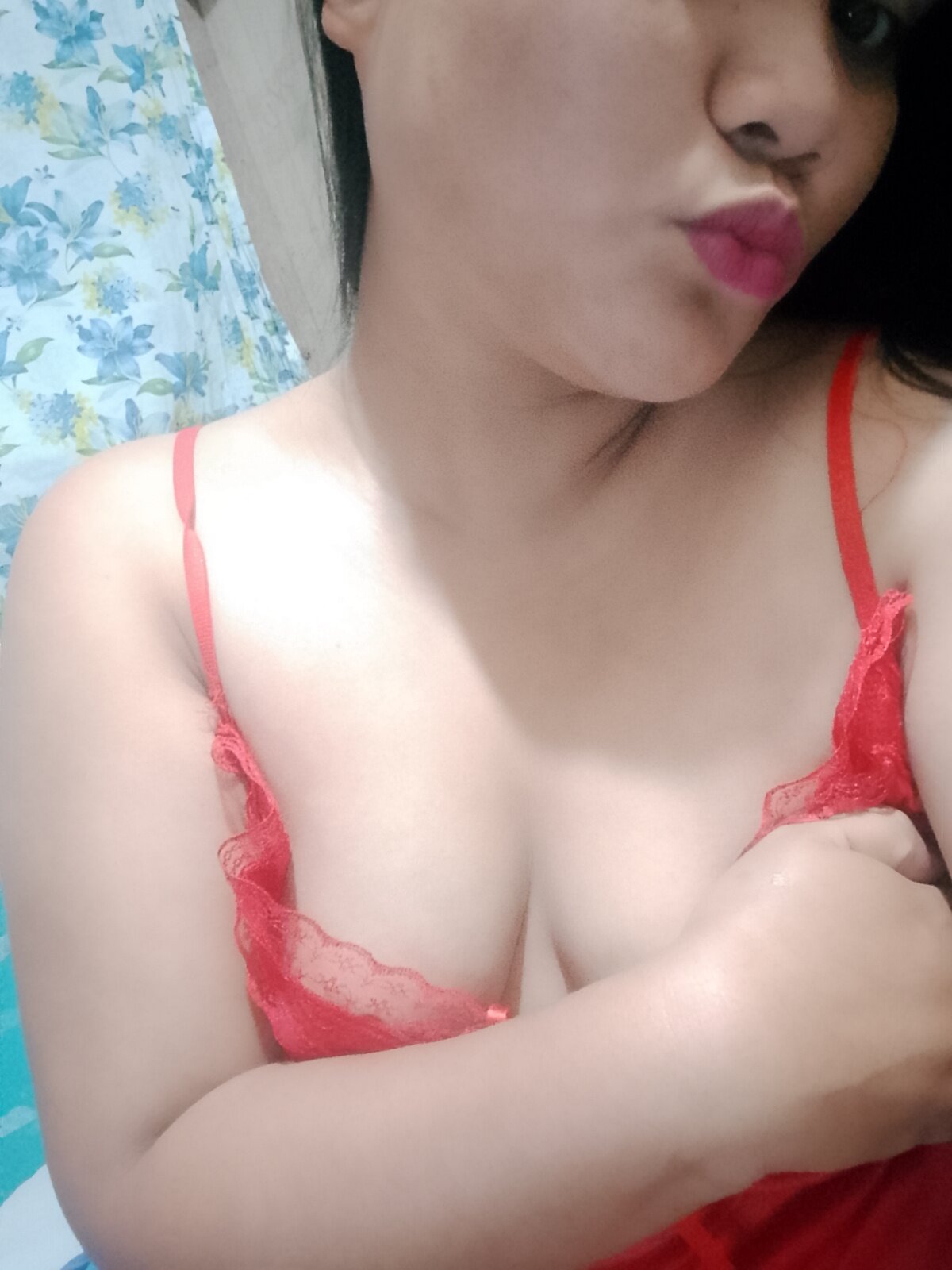 Hot_ellah