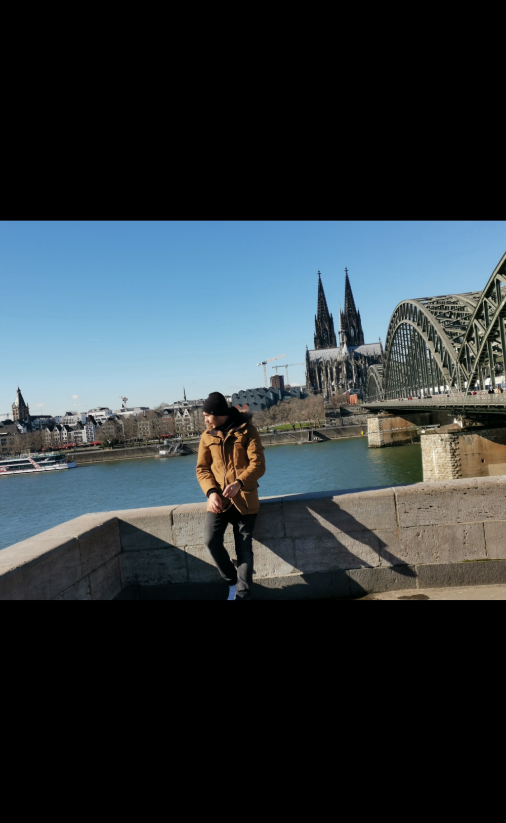 esmer_baran44's Offline XXX Chat