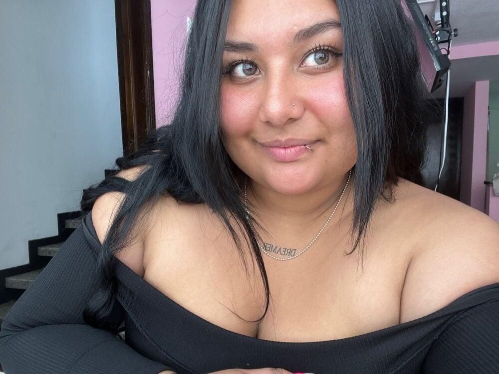 risoslindos202 live cam model at StripChat