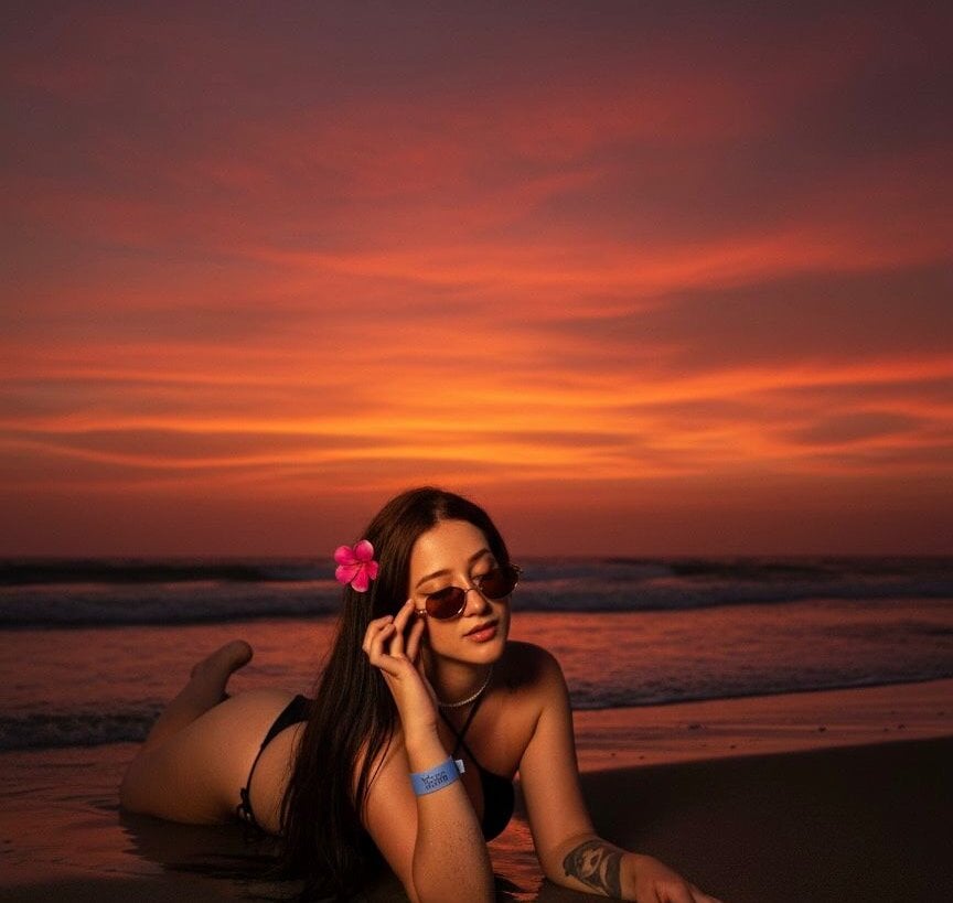 livesex.fan caro_gemm livesex profile in col cams