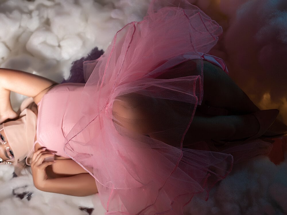 free6cams.com saray_halam livesex profile in hairy cams