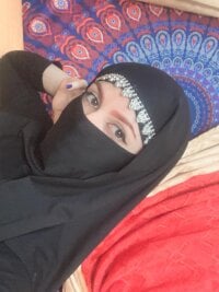 farah_bakir's Offline Chat Room