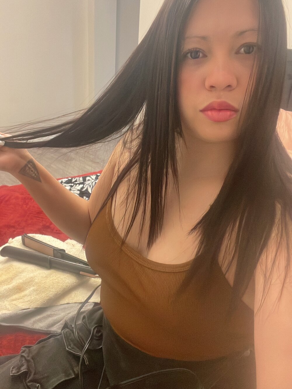 Lanyi_1991's Offline XXX Chat