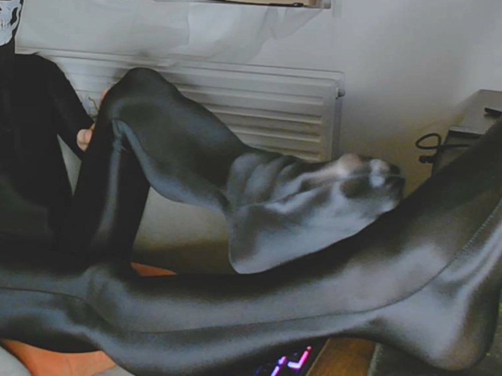Nyl0nnickb0y's Offline XXX Chat