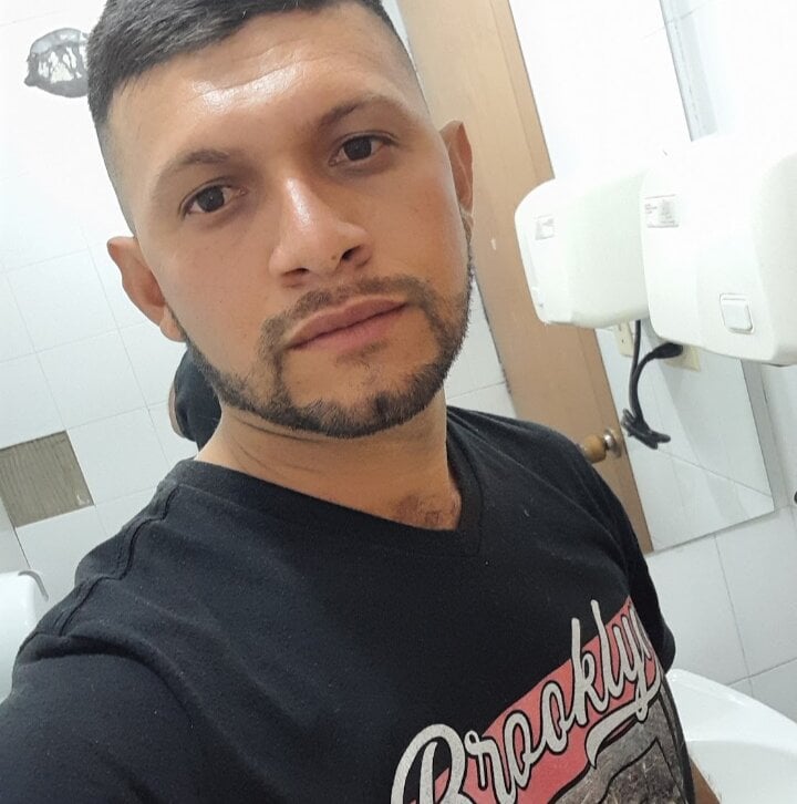 javi0483 from stripchat