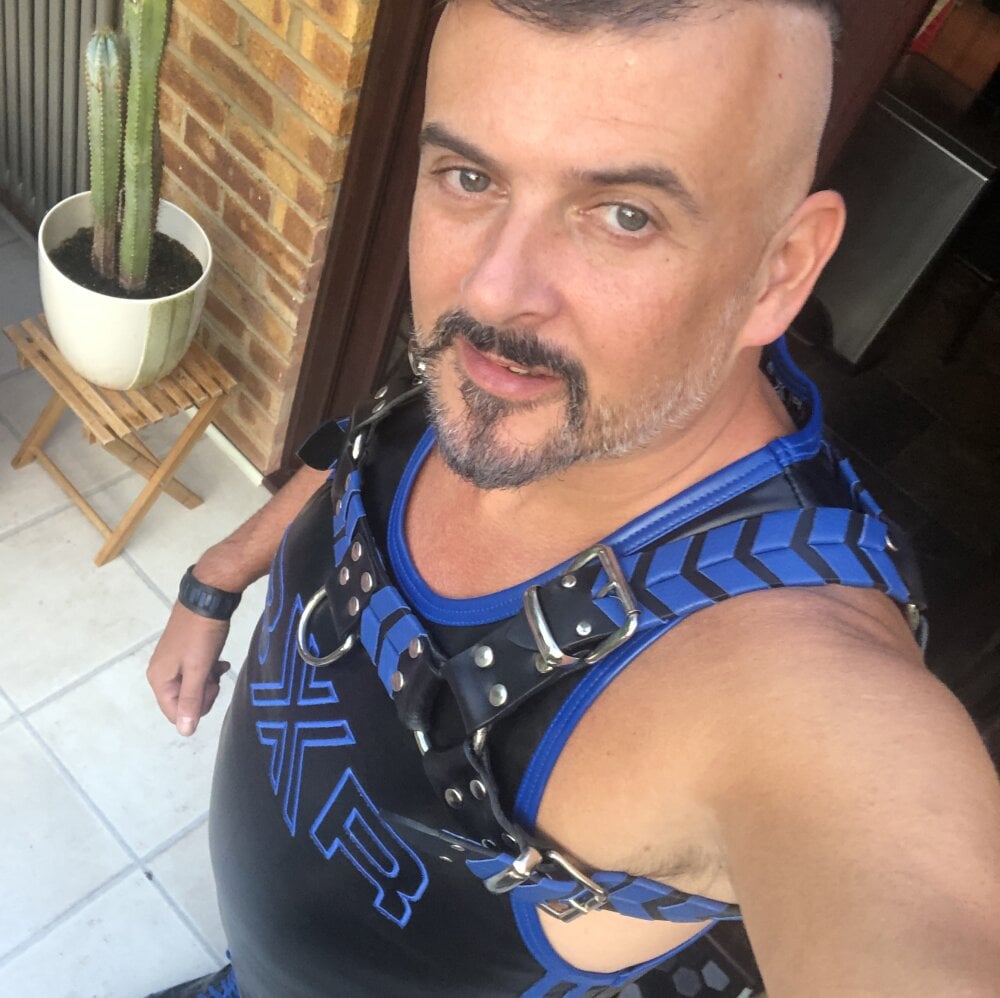 Kinkster_uk's Offline XXX Chat