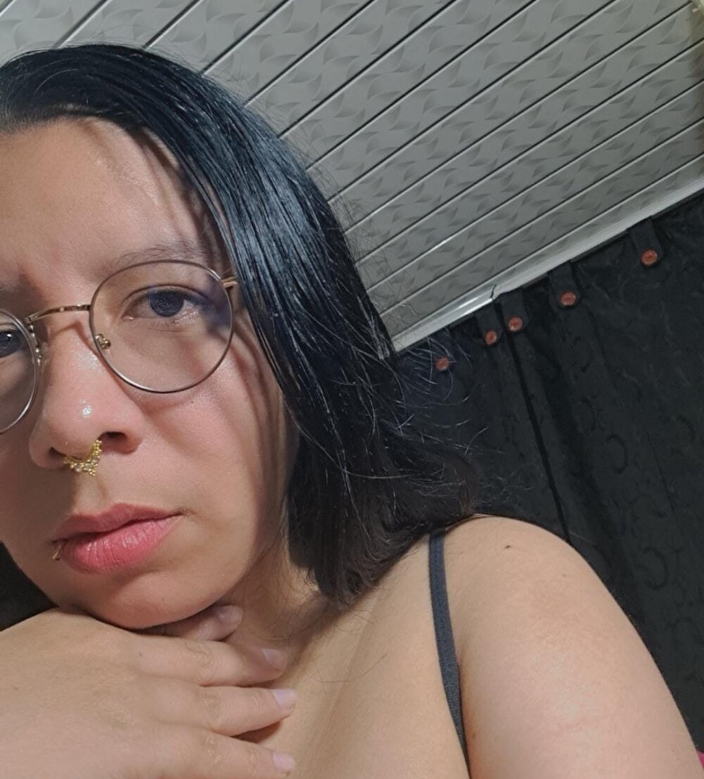 amateursex-livecam.com carolina_666_ livesex profile in latino cams