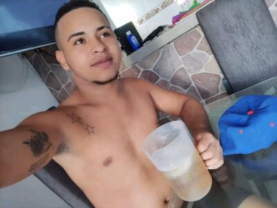 sexylatino22 private show