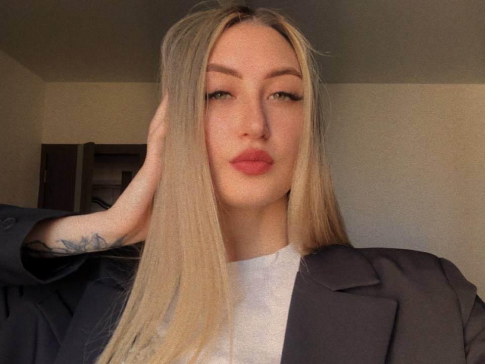 amateursex-livecam.com just_binna livesex profile in spankingpaddling cams