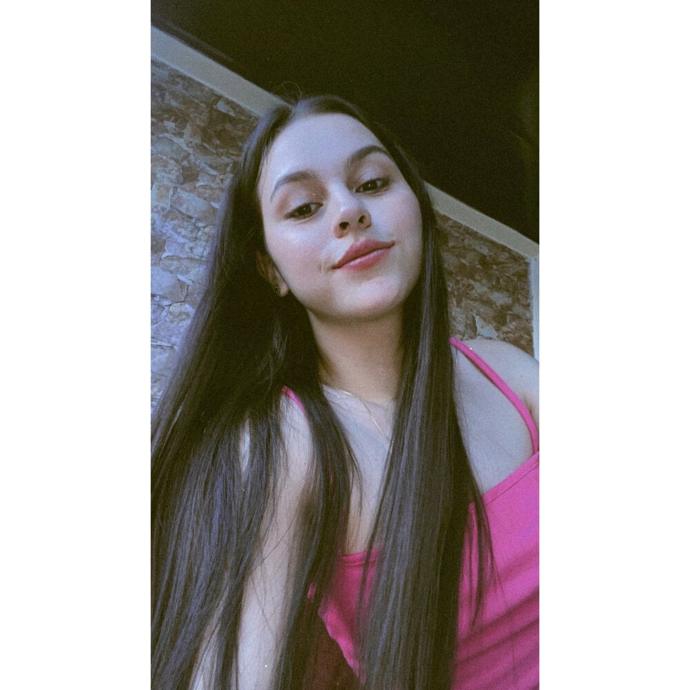 ambeerouse-webcam-show-t-naflix-chat