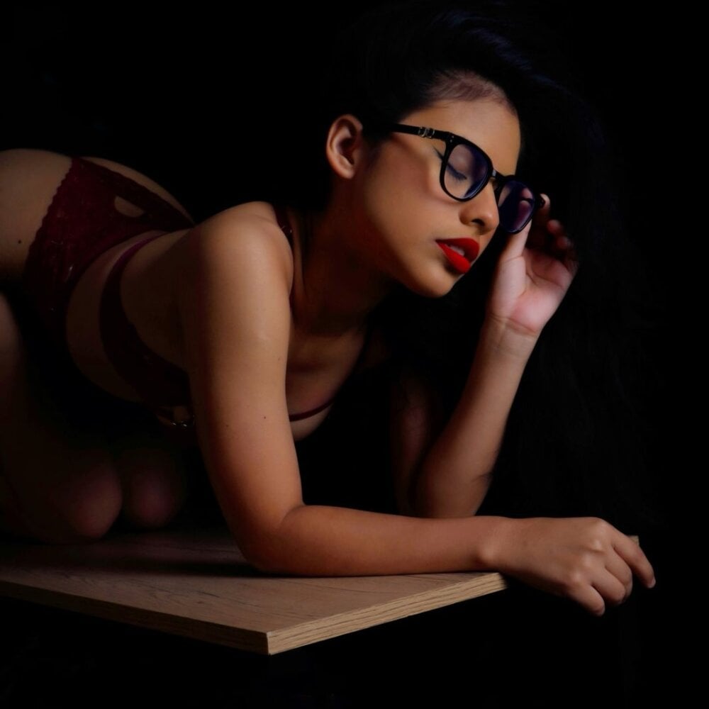 mega-camsex.com eva_feller69 livesex profile in thin cams