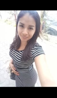 luluyourbitch's Webcam Show