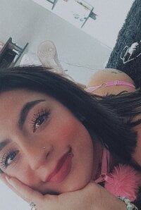 Zendaya-x's Offline Chat Room