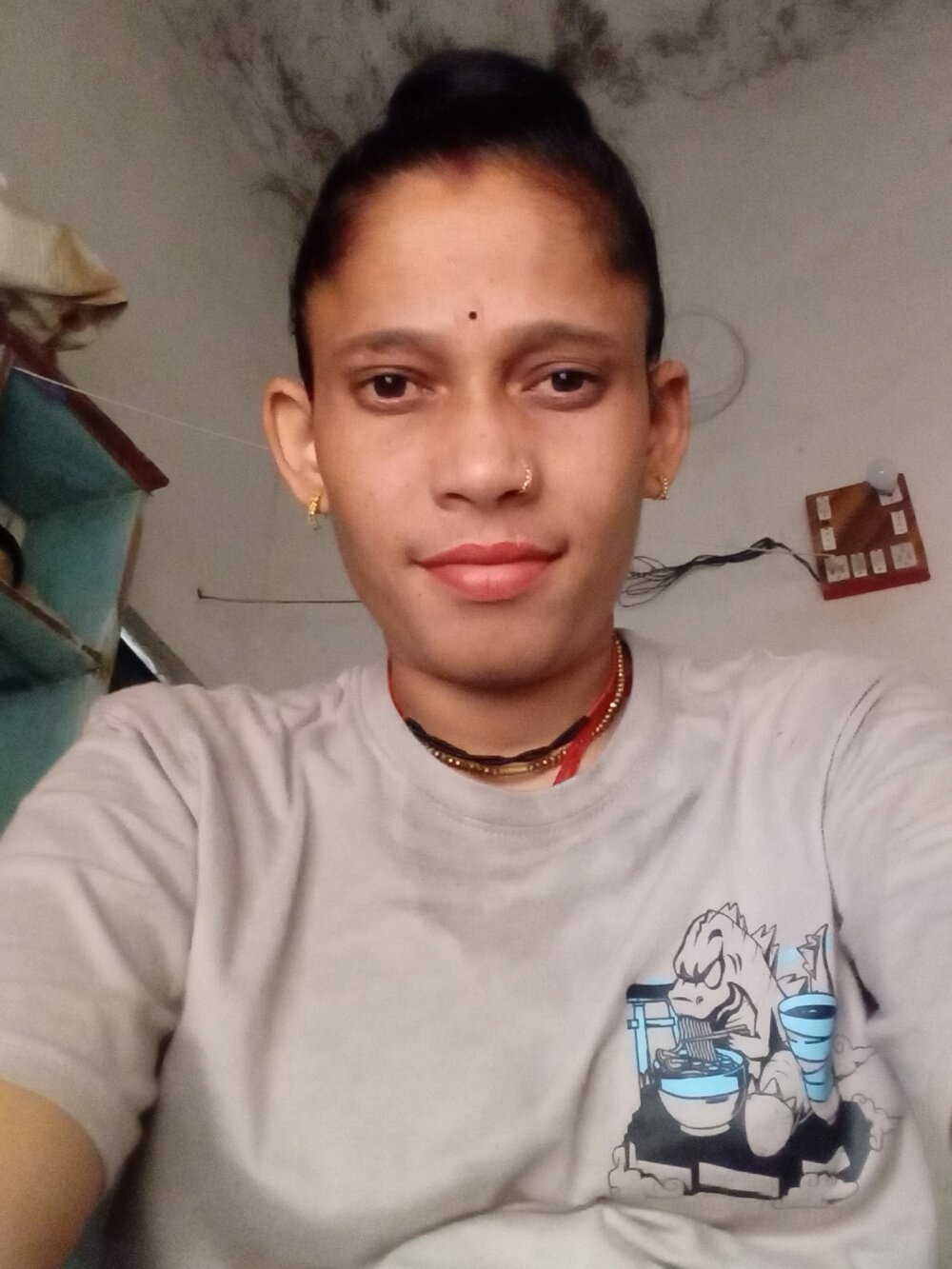 Hotcund live cam model at StripChat