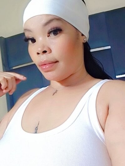 LaCaramellaChocolatia on StripChat