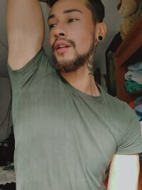 leon_castiblanco's Offline XXX Chat