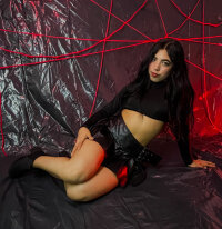 cloe_bunny_69's Offline Chat Room