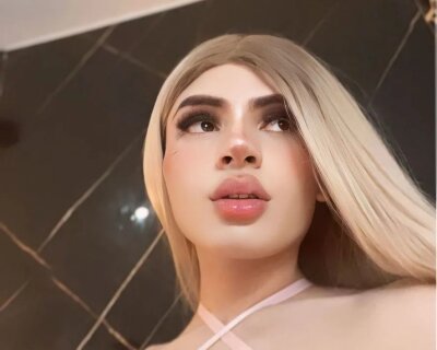 Emily_Vaughan Live Cam on StripChat